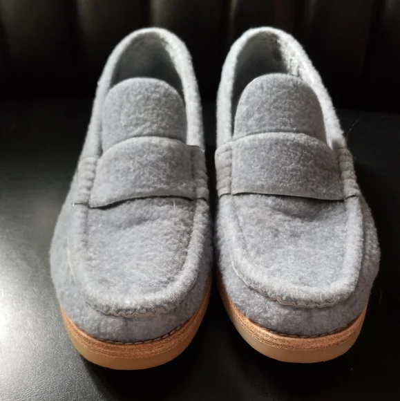 Stuart Weitzman Blue/Gray Loafers Slip-Ons Classic Design - Picture 2 of 7